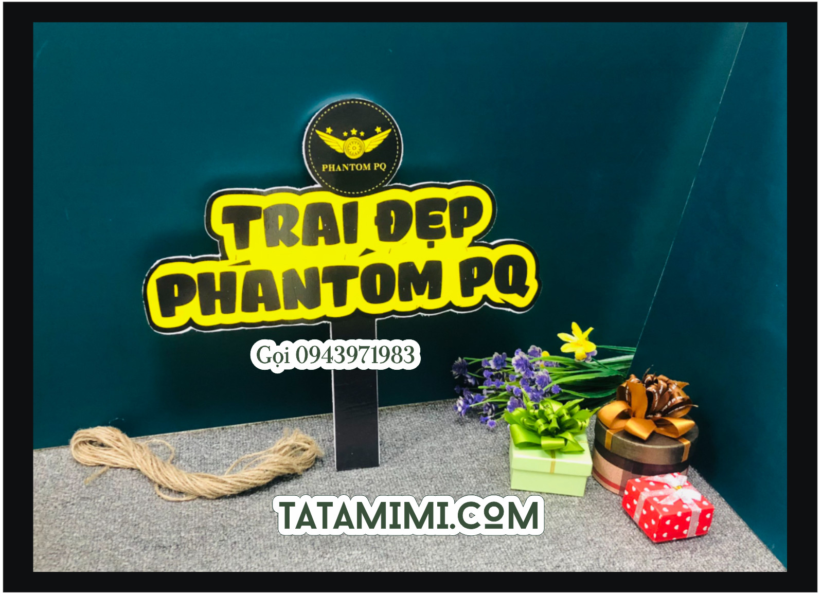 Biển chụp ảnh cầm tay làm từ fomex độ dày 8mm -5mm