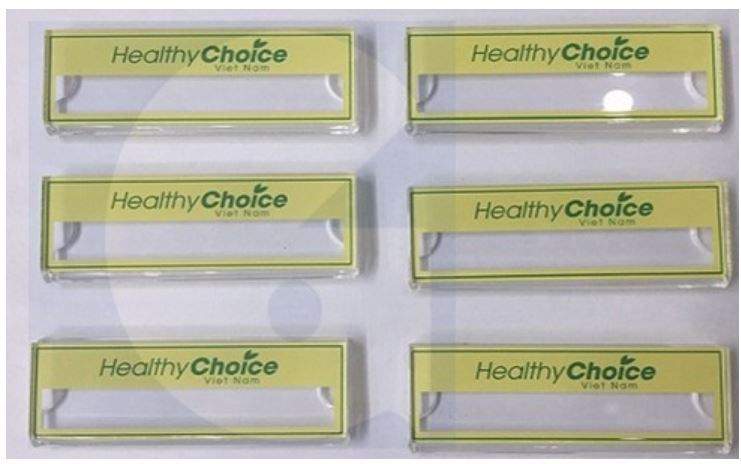 Thẻ tên nhân viên in logo cố định tên nhân viên thay thế