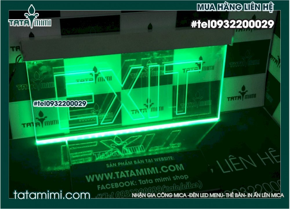 Biển Exit chữ được khắc lên mica có gắn led