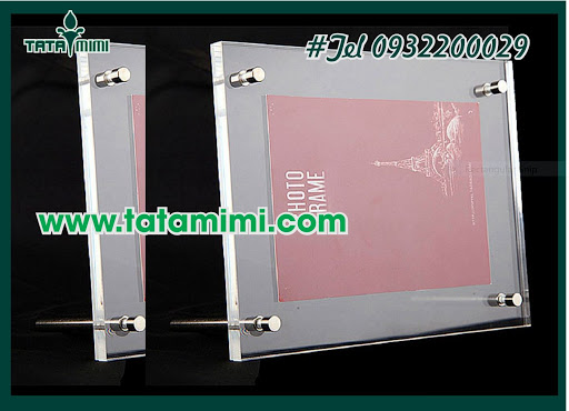 Mẫu khung treo tường hai tấm mica ghép lại