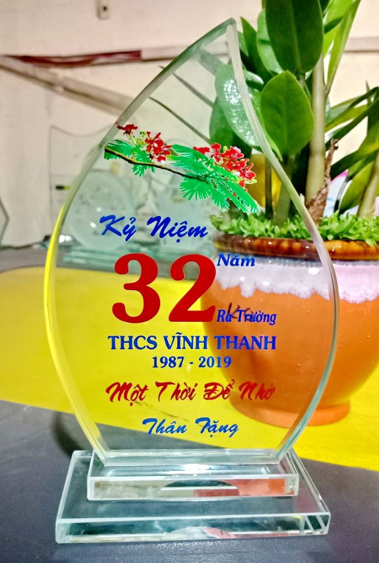 Bảng vinh danh đặt theo thiết kế