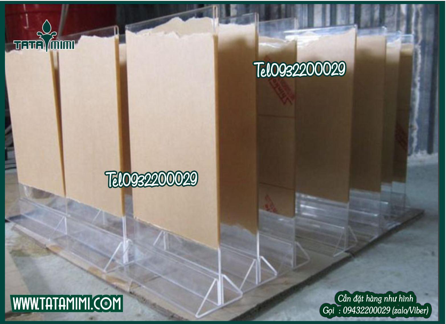 Standee để bàn từ mica