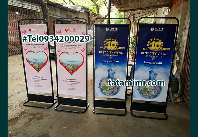 Standee gỗ có sẵn hàng – khung sắt đặt hàng