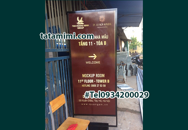 Standee khung sắt-standee khung gỗ