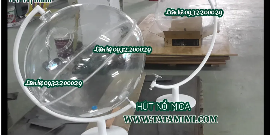 Hút nổi mica thành hình quả địa cầu