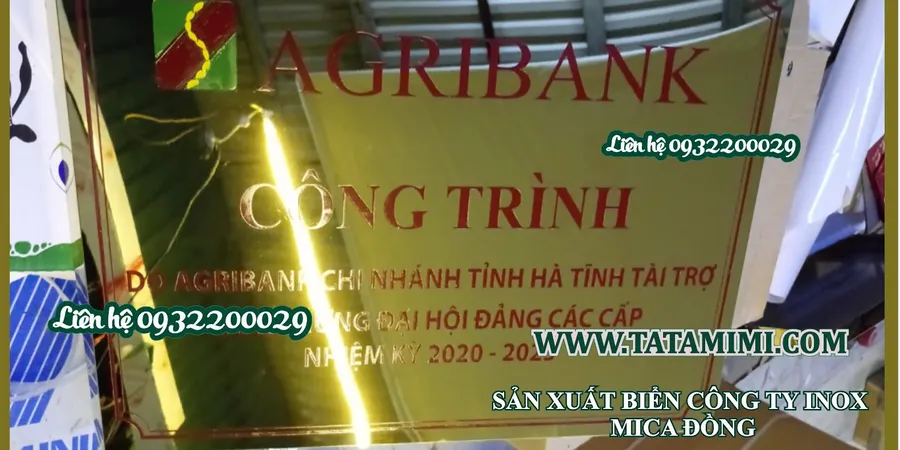 Bảng hiệu công ty từ inox màu vàng