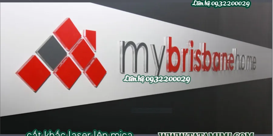 Các khung từ mica được làm biển quảng cáo