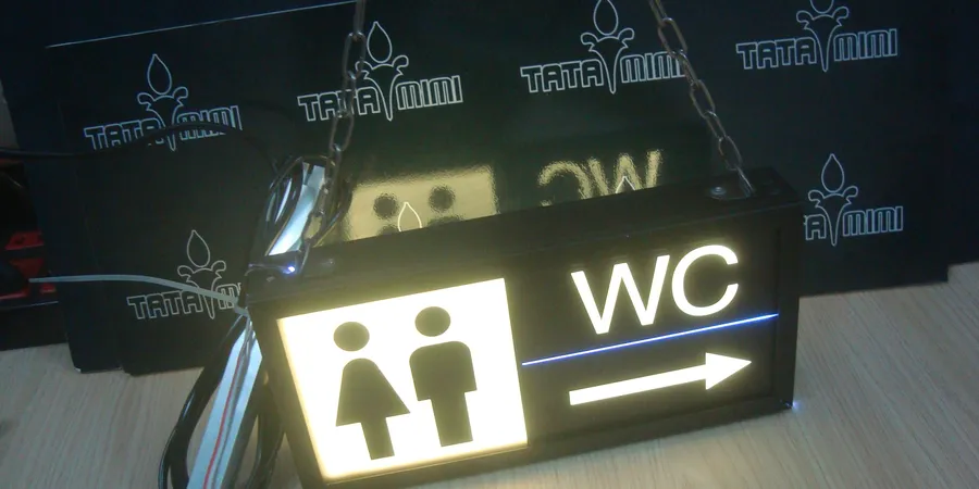 Biển wc mica led siêu sáng