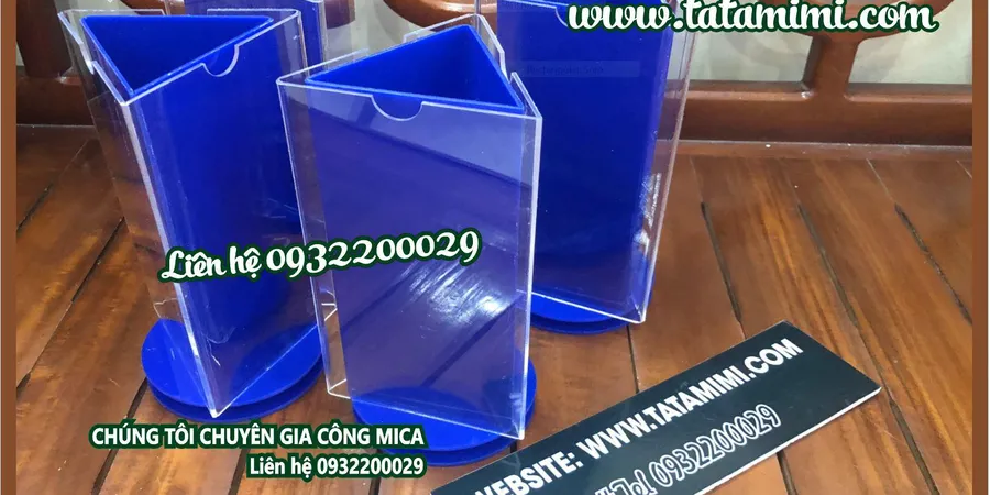 Kệ xoay 3 mặt bằng 3 màu mica