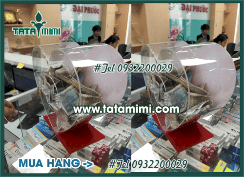 Thùng mica trái tim chứa tấm long nhân ái