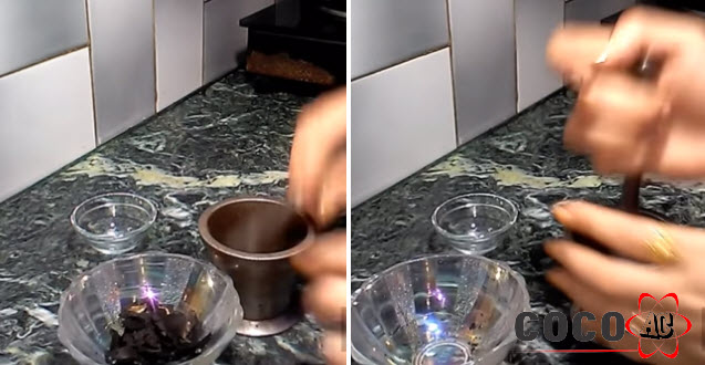 Giã mịn than bằng chày và cối Giã mịn than bằng chày và cối