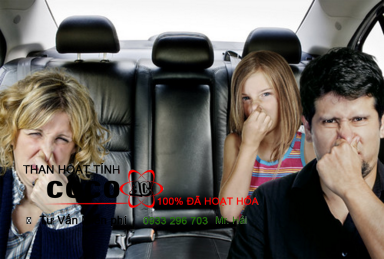 Lau chùi các phần nội thất giúp không khí trong xe mới thông thoáng và dễ chịu hơn Lau chùi các phần nội thất giúp không khí trong xe mới thông thoáng và dễ chịu hơn