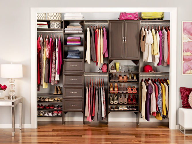 Để tủ quần áo luôn sạch sẽ thì cần phải tìm cách chống ẩm mốc bạn nhé Để tủ quần áo luôn sạch sẽ thì cần phải tìm cách chống ẩm mốc bạn nhé