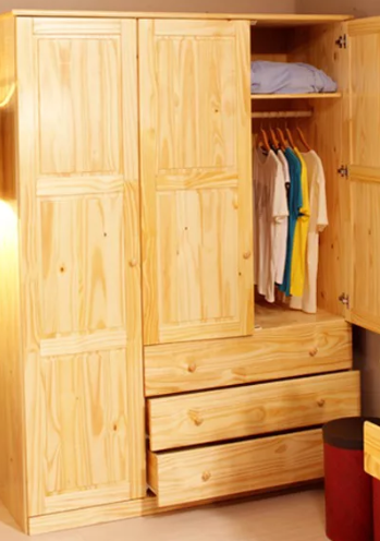 Tủ quần áo kín nên rất dễ bị ẩm mốc Tủ quần áo kín nên rất dễ bị ẩm mốc