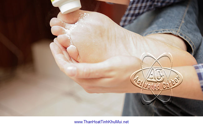 Khử mùi bằng cách rắc bột em bé Khử mùi bằng cách rắc bột em bé