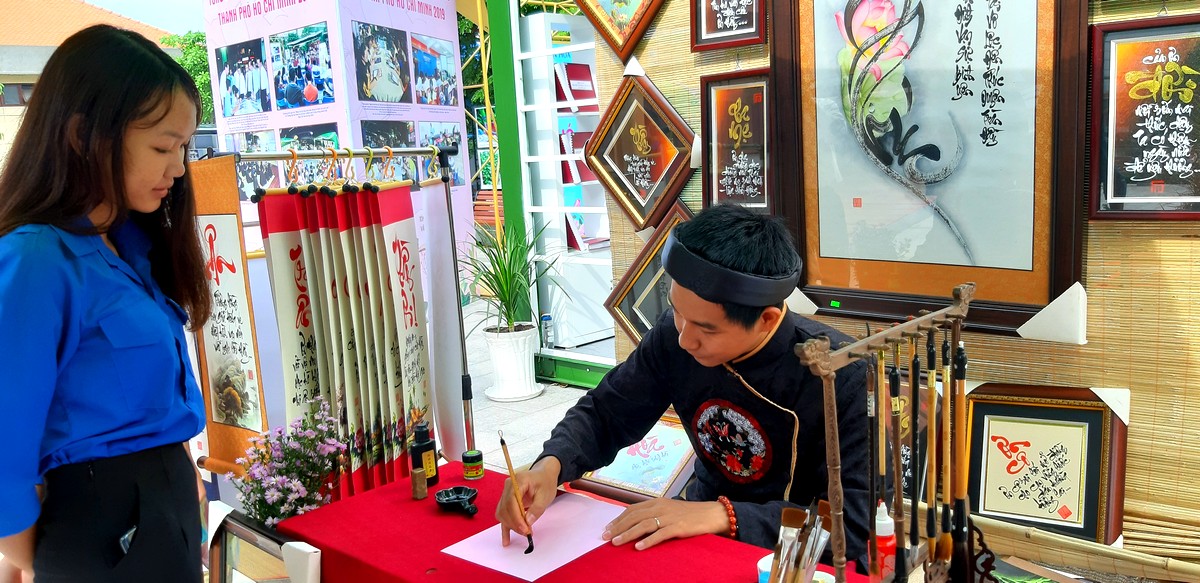 thuê ông đồ viết thư pháp tại TpHCM