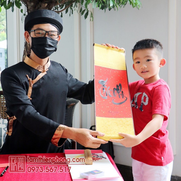 thuê ông đồ tặng chữ thư pháp