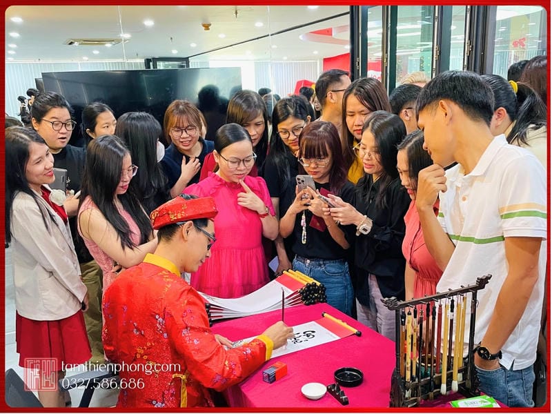 Giá thuê ông đồ viết thư pháp TpHCM Giá thuê ông đồ viết thư pháp TpHCM