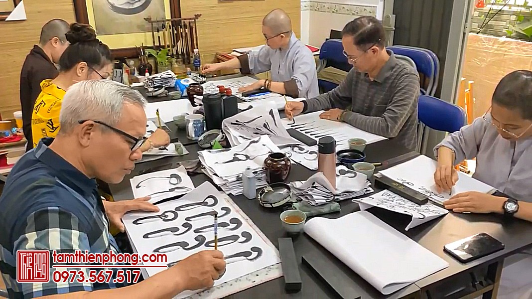 Dạy viết thư pháp cho người mới bắt đầu TpHCM Dạy viết thư pháp cho người mới bắt đầu TpHCM