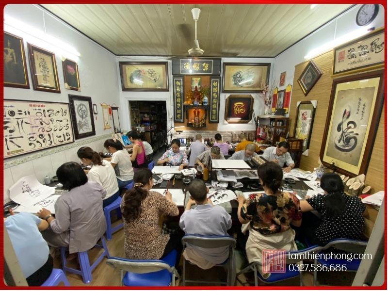 Lớp dạy viết thư pháp trực tiếp tại Tân Bình - TpHCM Lớp dạy viết thư pháp trực tiếp tại Tân Bình - TpHCM