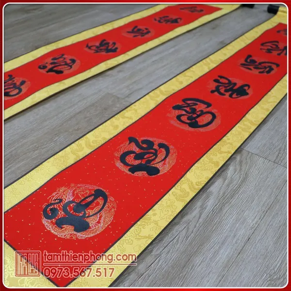Liễn treo Câu đối Tết 01 - Vải gấm - 25x130cm