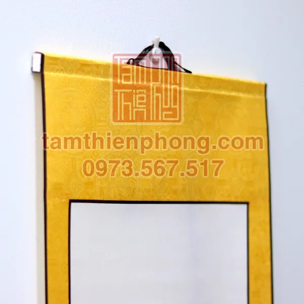 Liễn Lụa In Hình - 30x80cm - Mẫu Sen Cá (Màu ngẫu nhiên)