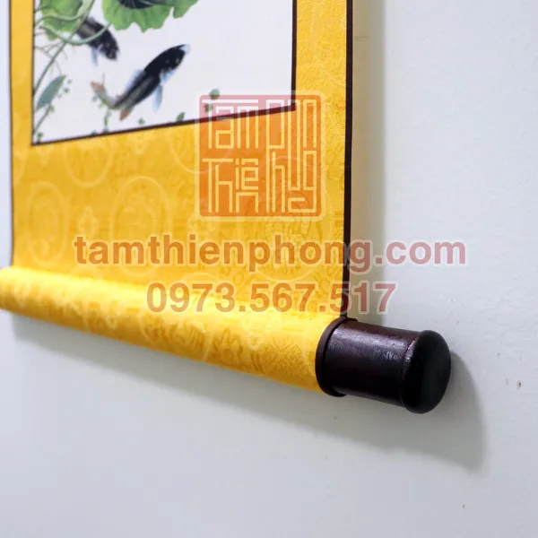 Liễn Lụa In Hình - 30x80cm - Mẫu Sen Cá (Màu ngẫu nhiên)