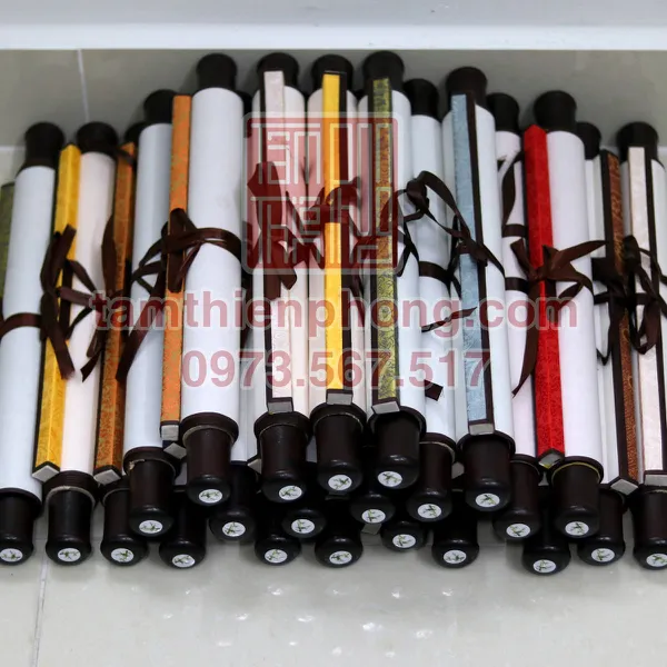 Liễn Lụa In Hình - 30x80cm - Mẫu Hoa Mai (Màu ngẫu nhiên)