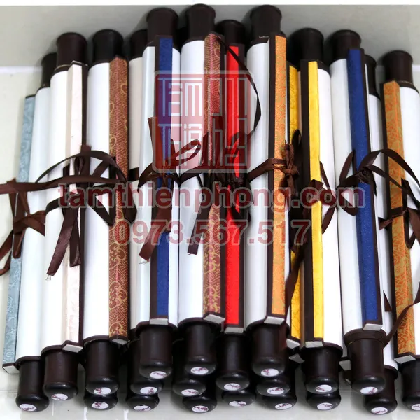 Liễn Lụa In Hình - 30x80cm - Mẫu Hoa Đào (Màu ngẫu nhiên)