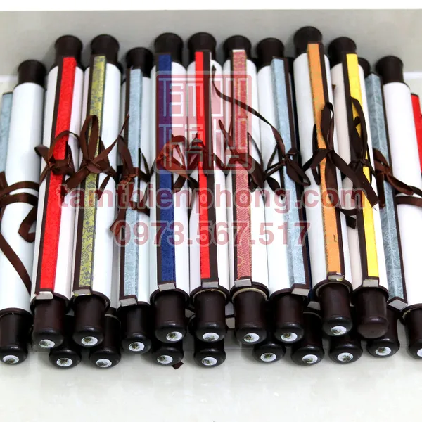 Liễn Lụa In Hình - 30x80cm - Mẫu Sơn Thủy (Màu ngẫu nhiên)