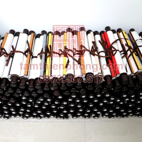 Liễn Lụa In Hình - 30x80cm - Mẫu Hoa Lan (Màu ngẫu nhiên)