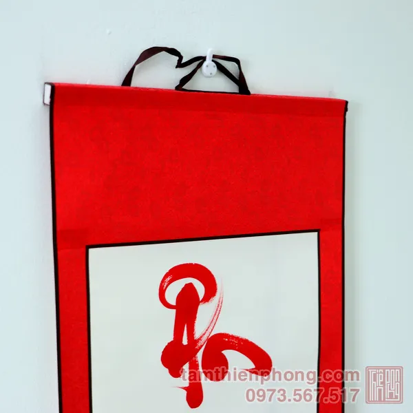 Thư pháp chữ Ân - Liễn bo lụa - 30 x 80cm (Màu ngẫu nhiên)