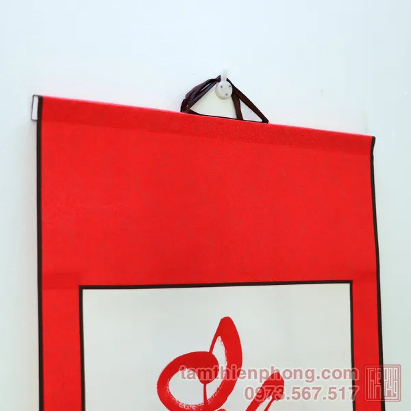 Thư pháp chữ Cha - Liễn bo lụa - 30 x 80cm (Màu ngẫu nhiên)