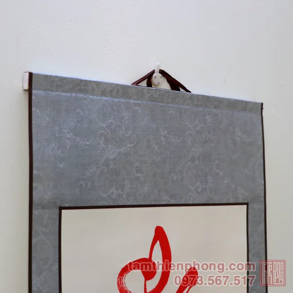 Thư pháp chữ Cha - Liễn bo lụa - 30 x 80cm (Màu ngẫu nhiên)