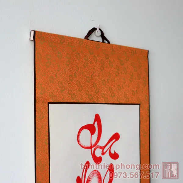 Thư pháp chữ Cha Mẹ - Liễn bo lụa - 30 x 80cm (Màu ngẫu nhiên)