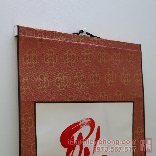 Thư pháp chữ Phúc - Liễn bo lụa - 30 x 80cm (Màu ngẫu nhiên)