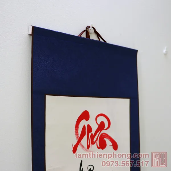 Thư pháp chữ Xuân - Liễn bo lụa - 30 x 80cm (Màu ngẫu nhiên)