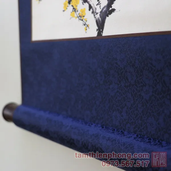 Thư pháp chữ Xuân - Liễn bo lụa - 30 x 80cm (Màu ngẫu nhiên)