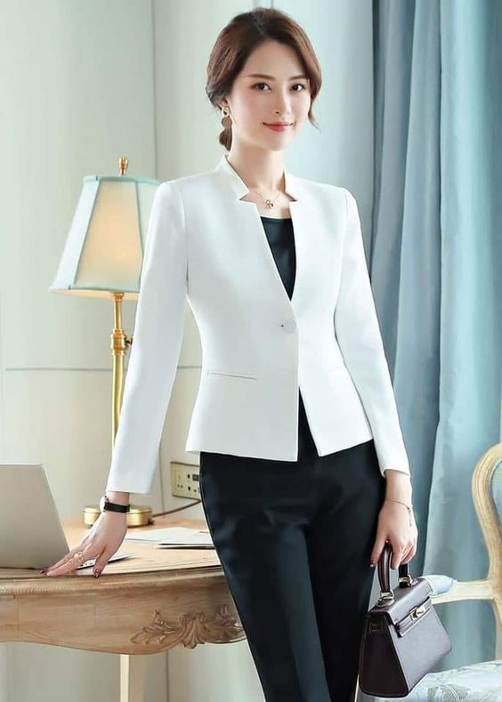 XEM NGAY: 3 LƯU Ý CỰC KỲ QUAN TRỌNG KHI ĐẶT MAY ĐỒNG PHỤC LỄ TÂN NHÀ HÀNG