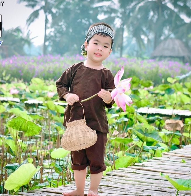 BỘ ĐỒ BÀ BA TRẺ EM MÀU NÂU MAY SẴN ST005