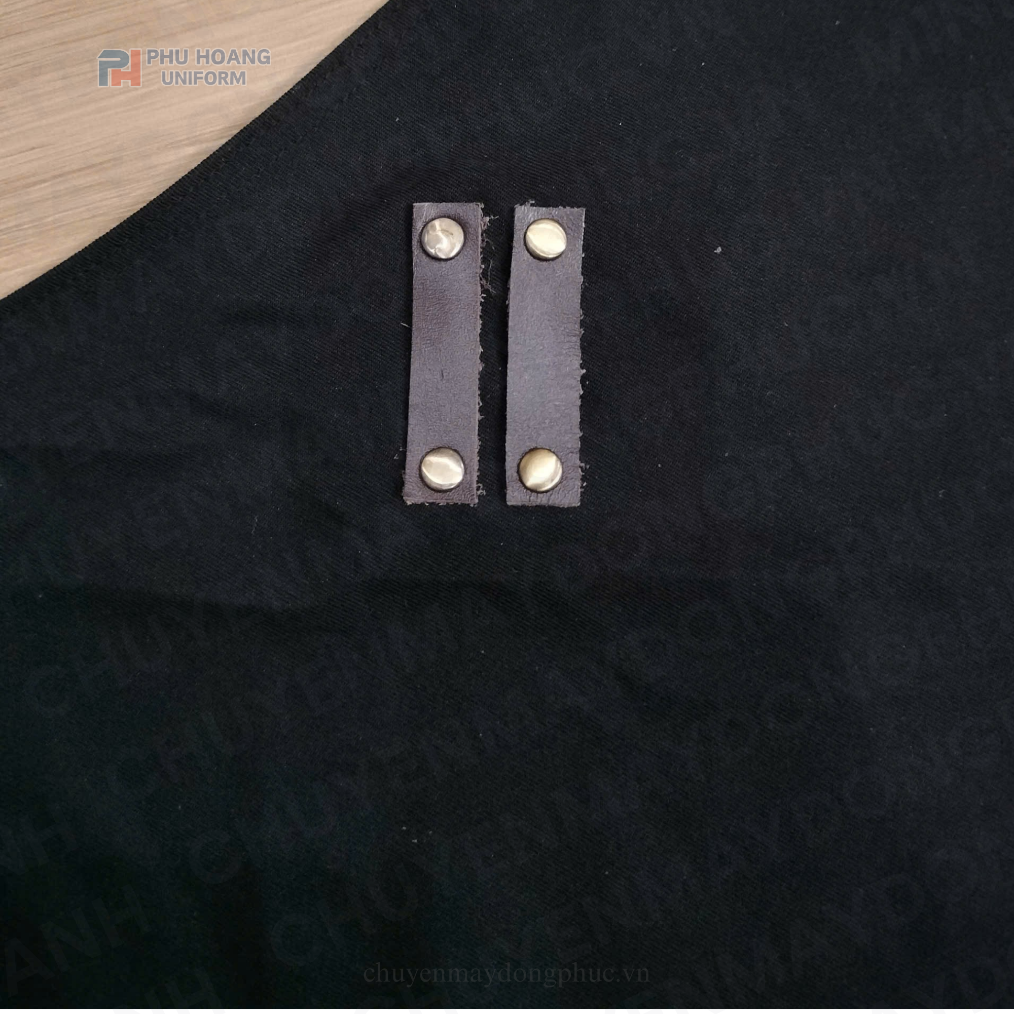 TẠP DỀ ĐEN DÂY DA KHÓA GÀI (MAY SẴN) SA015