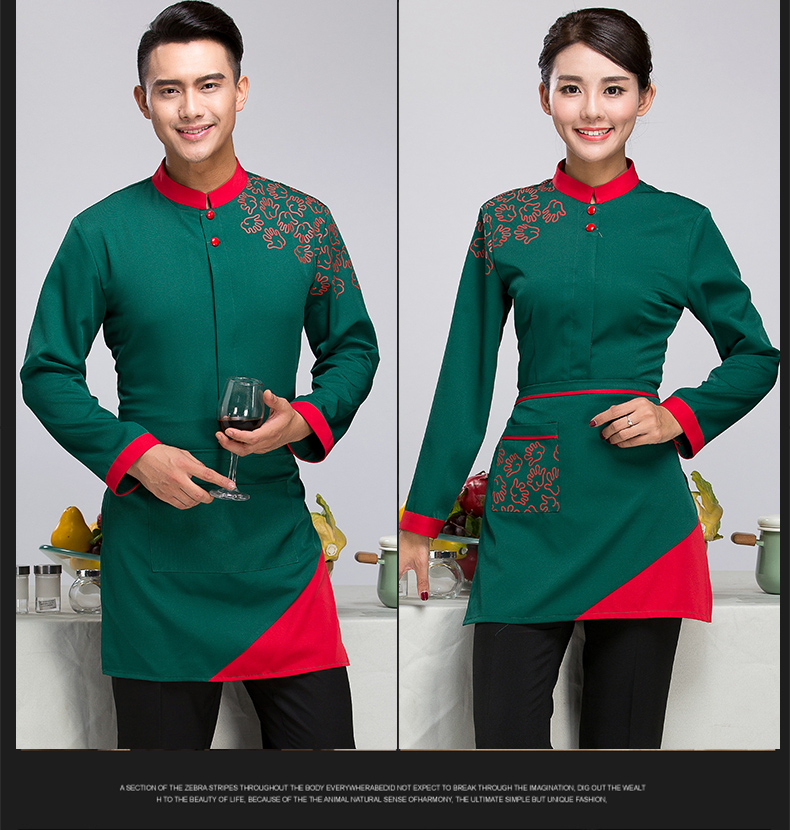 Sự chuyên nghiệp và lịch sự thể hiện qua bộ đồng phục của nhà hàng. Sự chuyên nghiệp và lịch sự thể hiện qua bộ đồng phục của nhà hàng.