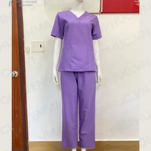 BỘ QUẦN ÁO SCRUBS TÍM NHẠT (MAY SẴN) – SH001