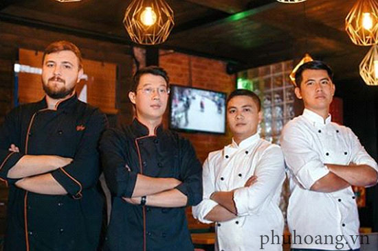 dong-phuc-nha-hang-co-thuc-su-can-thiet dong-phuc-nha-hang-co-thuc-su-can-thiet-1.jpg (76 KB)