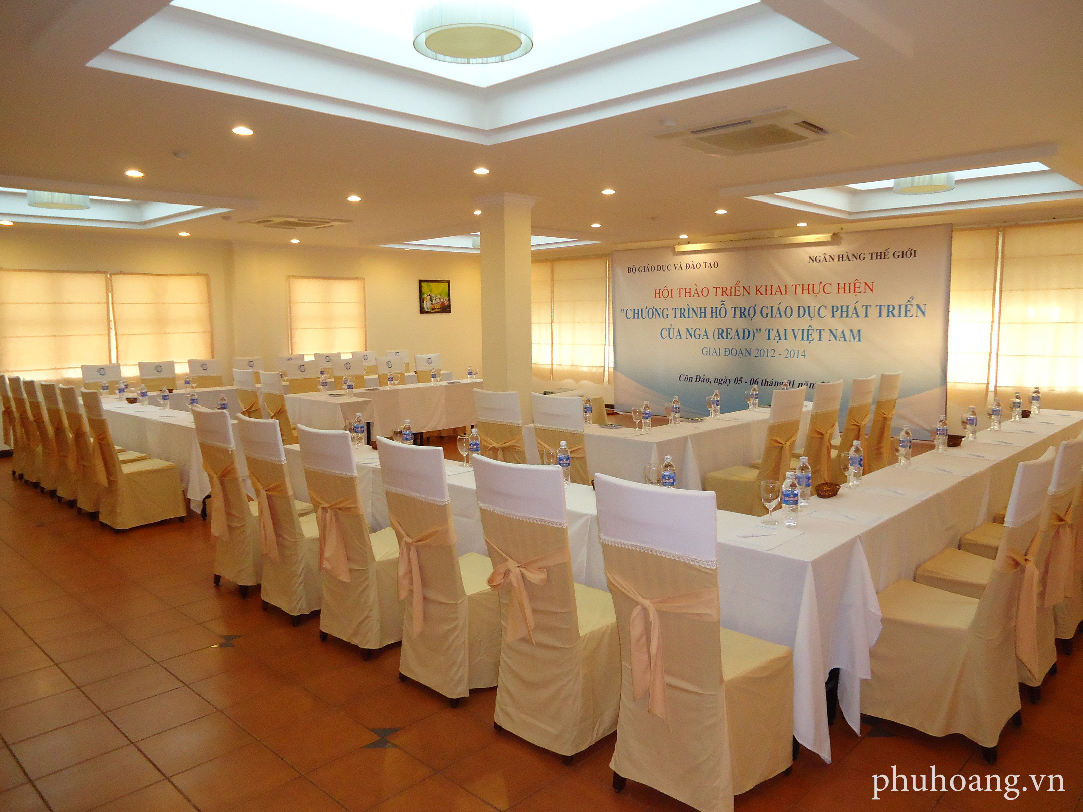 KHĂN TRẢI BÀN PH005