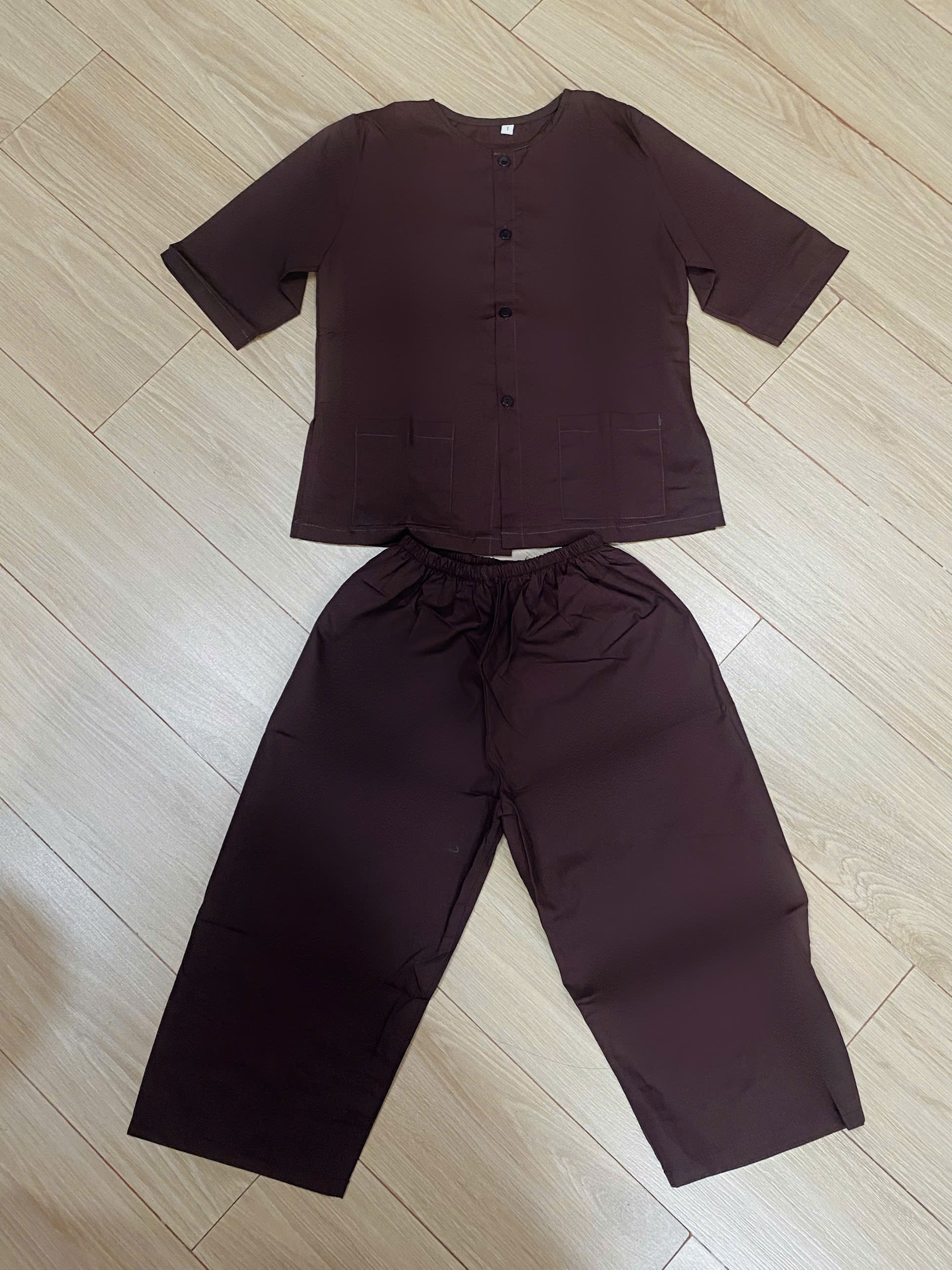 BỘ ĐỒ BÀ BA TRẺ EM MÀU NÂU MAY SẴN ST005