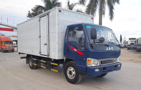 Xe tải nhỏ JAC vận hành êm ái qua mọi nẻo đường Xe tải nhỏ JAC vận hành êm ái qua mọi nẻo đường