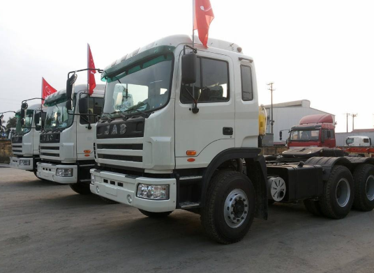 Xe đầu kéo JAC 2 cầu động cơ 380 Hp Xe đầu kéo JAC 2 cầu động cơ 380 Hp