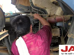 Mẹo thay nhớt xe tải nhỏ JAC nhanh chóng