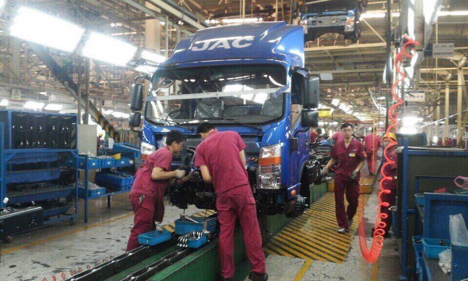 giá xe tải hạng nặng phụ thuộc vào nguyên vật liệu lắp ráp san-xuat-lap-rap-xe-tai-jac.jpg (104 KB)